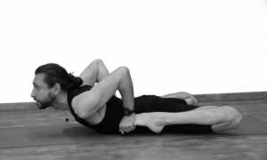 Поза лягушки (Бхекасана)