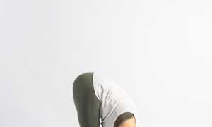 Уттанасана — наклон вперед стоя