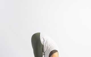 Уттанасана — наклон вперед стоя